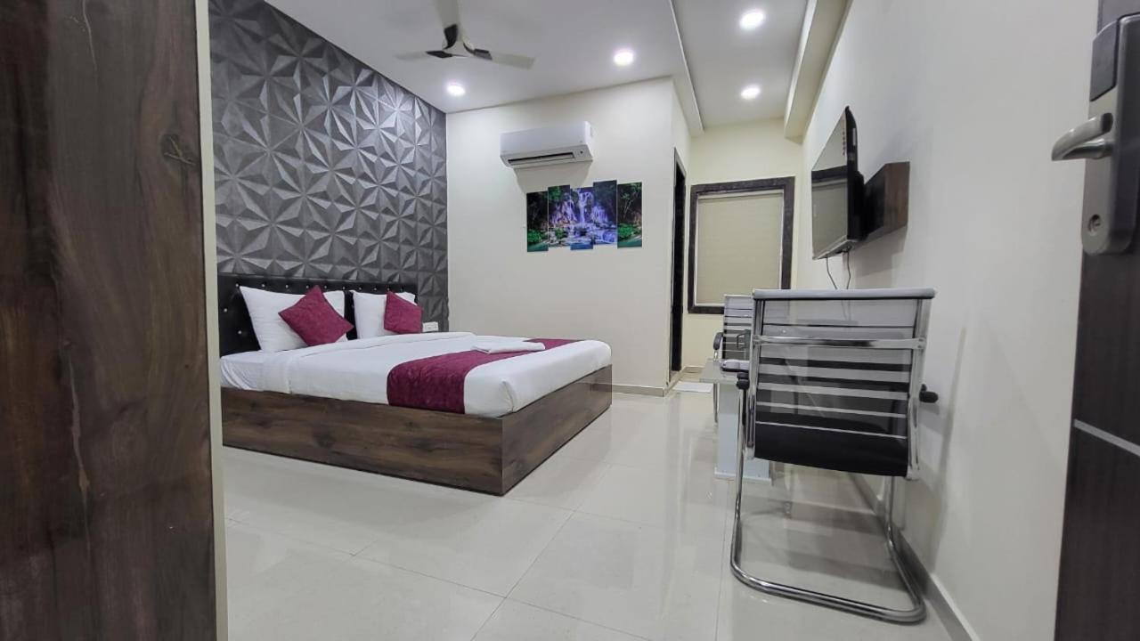 Hotel Vaishnavi Grand Miriālgūda المظهر الخارجي الصورة